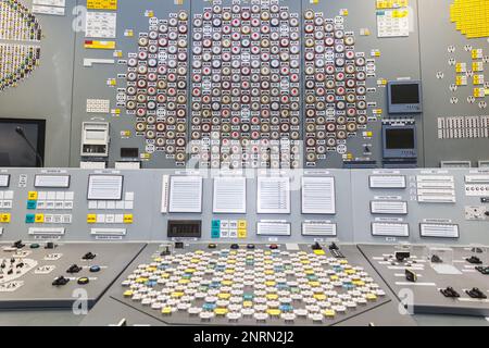 Visaginas, Litauen - 2023. Februar 26: Schalttafel des Kernkraftwerks Ignalina. Identische Schalttafel wie im Kernkraftwerk Tschernobyl. Hochwertiger ph-wert Stockfoto