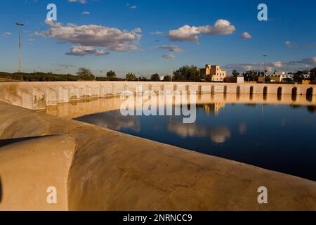 Tunez: Kairouan. Große Wasser-Reservoir, gebaut von der Aghlabidů Stockfoto