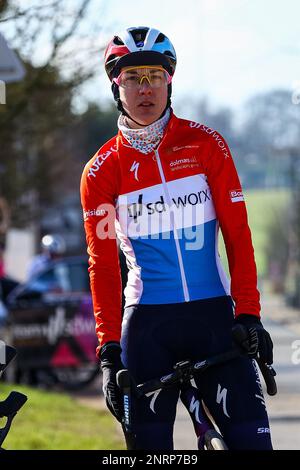 Die luxemburgische Christine Majerus von SD Worx, die am Montag, den 27. Februar 2023, bei der Aufklärung des eintägigen Radrennens Paris-Roubaix um Roubaix, Frankreich, gedreht wurde. BELGA FOTO DAVID PINTENS Stockfoto