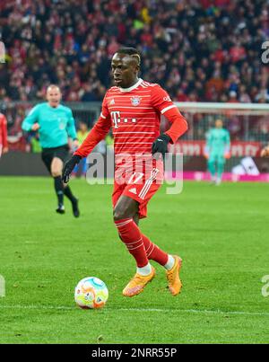 Sadio Mane (FCB 17) im Spiel FC BAYERN MÜNCHEN – 1. FC UNION BERLIN 1. Deutsche Fußballliga am 26. Februar 2023 in München. Saison 2022/2023, Spieltag 22, 1. Bundesliga, FCB, München, 20.Spieltag. © Peter Schatz / Alamy Live News - DFL-VORSCHRIFTEN VERBIETEN DIE VERWENDUNG VON FOTOS als BILDSEQUENZEN und/oder QUASI-VIDEO - Stockfoto