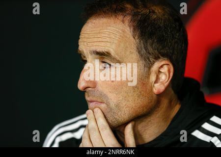 CA Osasuna Cheftrainer Jagoba Arrasate während des Spiels La Liga zwischen dem FC Sevilla und CA Osasuna am 26. Februar im Sanchez Pizjuan Stadion in Sevilla, Spanien. (Foto: Antonio Pozo / PRESSIN) Stockfoto