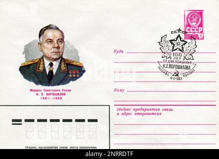 UdSSR - ca. 1981: Ein Briefumschlag mit Stempeln für die UdSSR Post am ersten Tag. Kliment Jefremovich Voroshilov (Russisch: Климент Ефремович Ворошилов​, Ukrainisch: Климент Охрімович Ворошилов, Klyment Okhrimovych Voroshylov), allgemein bekannt als Klim Voroshilov (Russisch: Клим Ворошилов, Klim Vorošilov; 4. Februar 1881 – 2. Dezember 1969), war während der Stalin-Ära ein prominenter sowjetischer Offizier und Politiker. Stockfoto