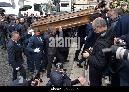 Rom, Italien. 27. Februar 2023. Rom, Beerdigung von Maurizio Costanzo. 27. Februar 2023 Guthaben: dpa/Alamy Live News Stockfoto