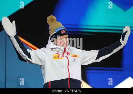 Planica Hill, Planica, Slowenien. 25. Februar 2023. 2023 FIS-Weltmeisterschaft Nordic Ski; Medaillenzeremonie, erster Platz in Norwegens Johannes Hoesflot Klaebo Credit: Action Plus Sports/Alamy Live News Stockfoto