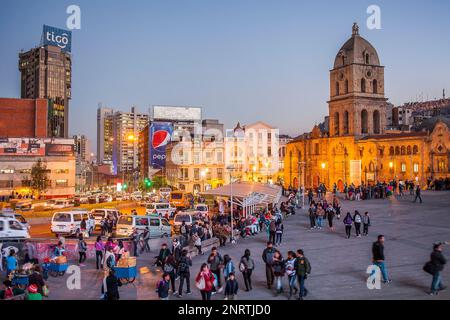 Plaza de San Francisco, im Hintergrund Kirche San Francisco, La Paz, Bolivien Stockfoto