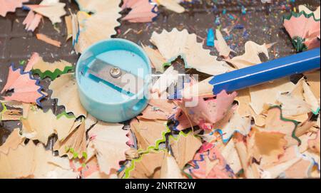 Bleistift und Anspitzer Stockfoto