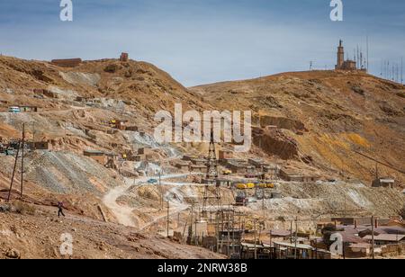 Szene im Pailaviri-Bereich, auf der rechten Seite und nach unten Pailaviri Mine, Cerro Rico, Potosi, Bolivien Stockfoto