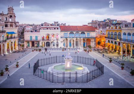 Plaza Vieja (Altstadt), Alt-Havanna, Habana Vieja, La Habana, Kuba Stockfoto