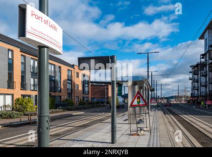 Fast fertiggestellte Erweiterung der Straßenbahnlinie Port of Leith Straßenbahnhaltestelle am Ocean Drive, Leith, Edinburgh, Schottland, Großbritannien Stockfoto