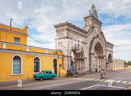 Haupttor, Cementerio Cristobal Colon, Dickdarm Friedhof, La Habana, Kuba Stockfoto