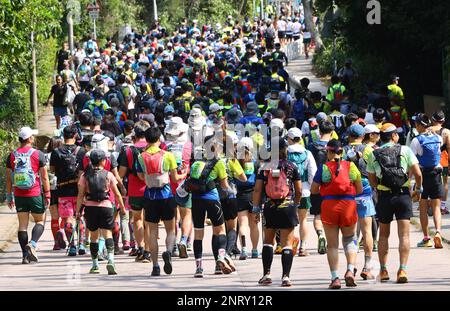 Oxfam Trailwalker 2022, startet von Pak Tam Chung, Sai Kung für das 100km. Rennen nach Yuen Long, nach einer dreijährigen Pause unter der Covid-19-Pandemie. 24FEB23 SCMP/Dickson Lee Stockfoto