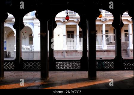 Am 30. Januar 2023 ist Shree RAM Mandir (Tempel) Phaltan einer der ältesten Tempel der Stadt. Die Tempelarchitektur ist aus Holz. Stockfoto