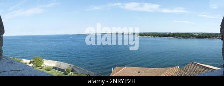 Panoramablick auf eine Coasltin von der euphrasischen Basilika, Poreč Stockfoto