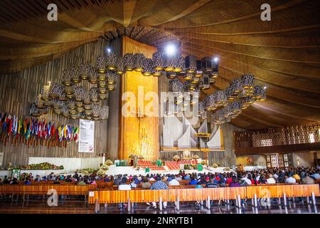 Neue Basilica de Nuestra Senora de Guadalupe, Nuestra Señora de Guadalupe, Mexiko-Stadt, Mexiko. Stockfoto