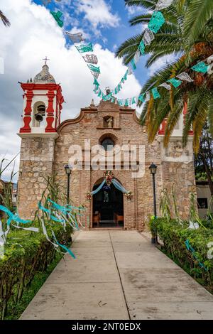 Die Kirche Dulce nombre de Jesus, die Pfarrkirche in Santa Maria Coyotepec, zentrale Täler von Oaxaca, Mexiko. Stockfoto