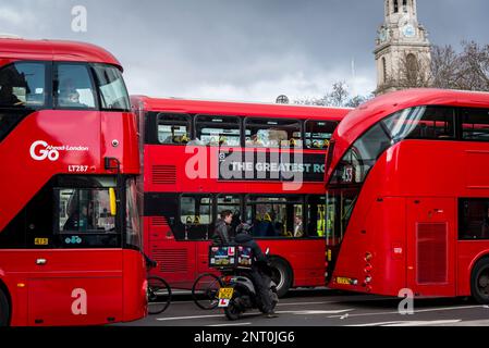 Stau am Trafalgar Square, London, England, Großbritannien Stockfoto