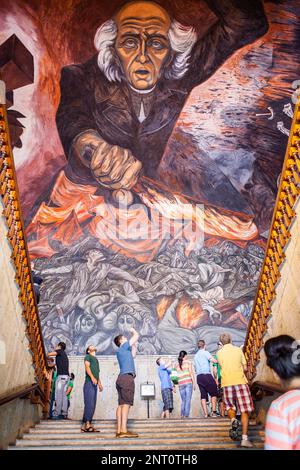 "Hidalgo" Wandmalerei von José Clemente Orozco über die Haupttreppe der Regierungspalast, Guadalajara. Jalisco, Mexiko Stockfoto