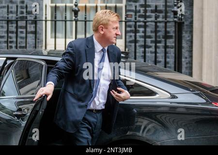 Downing Street, London, Großbritannien. 27. Februar 2023 Oliver Dowden, Kanzler des Herzogtums Lancaster, nimmt am Tag der Fertigstellung des Nordirland-Protokolls durch Premierminister Rishi Sunak und die Präsidentin der Europäischen Union Ursula von der Leyen in Windsor an der Kabinettssitzung 10 Downing Street Teil. Foto: Amanda Rose/Alamy Live News Stockfoto