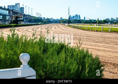 Rennbahn, Hippodrom. Palermo Rennstrecke mit leerer Rennstrecke. Buenos Aires, Argentinien. Stockfoto