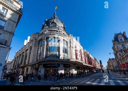 Außenansicht der Fassade des Bazar de l'Hotel de Ville, das seit 2013 in BHV Marais umbenannt wurde, ein Kaufhaus im 4. Arrondissement von Paris Stockfoto
