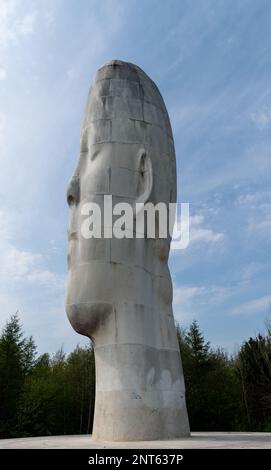 Dream Sculpture von Jaume Plensa in Sutton, St. Helens, Großbritannien Stockfoto