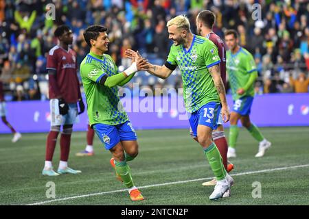 26. Februar 2023: Seattle Sounders Forward Jordan Morris (13) feiert das 4. Tor der Sounders während des MLS-Fußballspiels zwischen den Colorado Rapids und dem Seattle Sounders FC auf dem Lumen Field in Seattle, WA. Korrigiert eine frühere Version dieses Fotos mit einer falschen Überschrift. Steve Faber/CSM Stockfoto