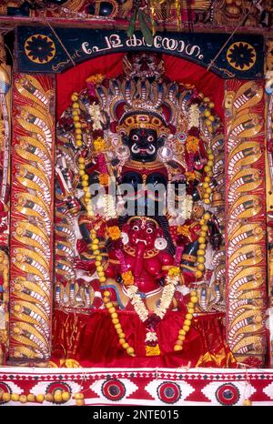 Bhagavathie in einem Streitwagen Kumbha Bharani Festival im Chettikulangara Tempel, Kerala, Südindien, Indien, Asien Stockfoto