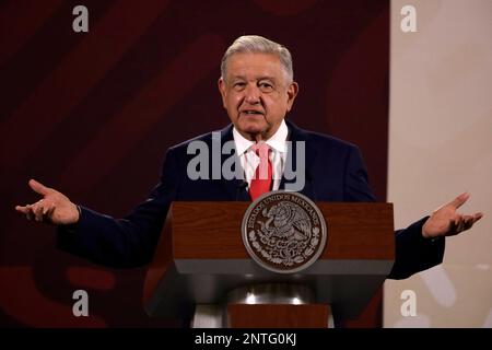 Nicht exklusiv: 27. Februar 2023, Mexiko-Stadt, Mexiko: Mexikanischer Präsident Andres Manuel Lopez Obrador bei der täglichen morgendlichen Pressekonferenz im Nati Stockfoto