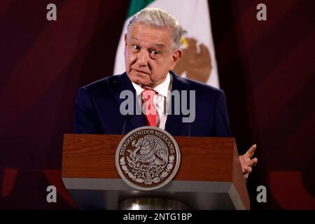 Nicht exklusiv: 27. Februar 2023, Mexiko-Stadt, Mexiko: Mexikanischer Präsident Andres Manuel Lopez Obrador bei der täglichen morgendlichen Pressekonferenz im Nati Stockfoto