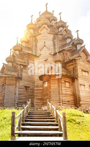 Ethnographisches Museum der russischen Holzarchitektur Bogoslovka Stockfoto