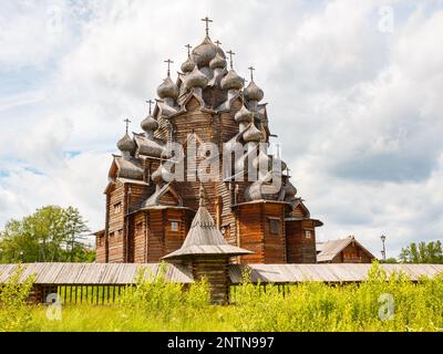 Ethnographisches Museum der russischen Holzarchitektur Bogoslovka Stockfoto