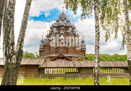 Ethnographisches Museum der russischen Holzarchitektur Bogoslovka Stockfoto