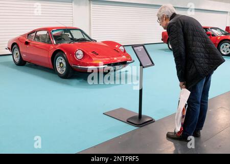 1972 Ferrari Dino 246GT bei der London Classic Car Show im Olympia UK 2023 Stockfoto