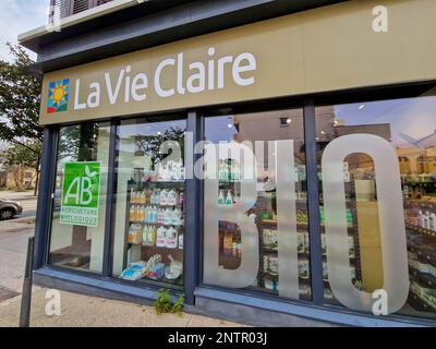 La Vie Claire, Bioprodukte, Bron, Frankreich Stockfoto