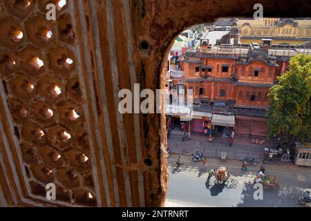 Siredeori Bazaar Street, von Hawa Mahal (Palast der Winde). Jaipur. Rajasthan, Indien Stockfoto