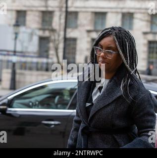 London, UK, 27. Februar 2023. Kemi Badenoch Staatssekretärin für internationalen Handel und Präsident des Handelsrats, Ministerin für Frauen im Kabinett Stockfoto