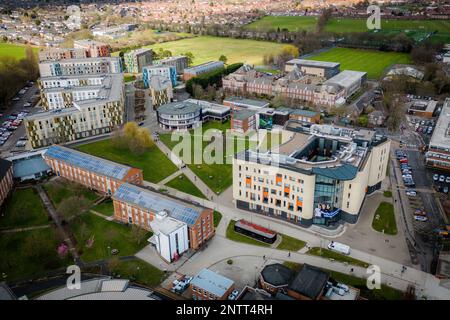 Hull University Campus ariel Drone Blick auf Gebäude und Stadtlandschaft. Stockfoto