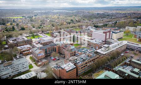 Hull University Campus ariel Drone Blick auf Gebäude und Stadtlandschaft. Stockfoto