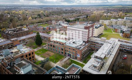 Hull University Campus ariel Drone Blick auf Gebäude und Stadtlandschaft. Stockfoto