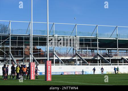 Wakefield, England - 15. Januar 2023 - Wakefield Trinity's Mason Lino tritt ins Tor. Rugby League Reece Lyne Testimonal Match Wakefield Trinity Halifax Panthers im Be Well Support Stadium, Wakefield, Großbritannien - Stockfoto