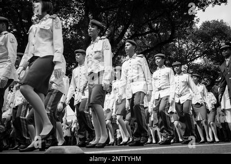 Salvador, Bahia, Brasilien - 07. September 2016: Schwarzweiß-Porträt von Schülern der Armeeschule Parade am brasilianischen Unabhängigkeitstag in der Stadt Sal Stockfoto