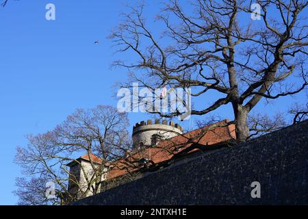 Dicke Mauern einer Burg in Bielefeld Stockfoto