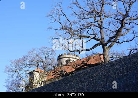 Dicke Mauern einer Burg in Bielefeld Stockfoto