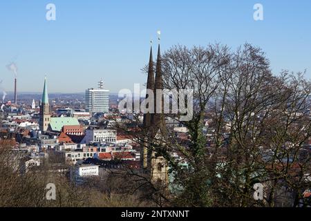 Blick vom Sparrenburg an einem sonnigen Tag 2023 Stockfoto