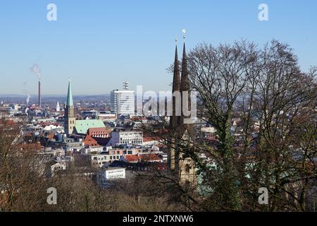 Blick vom Sparrenburg an einem sonnigen Tag 2023 Stockfoto