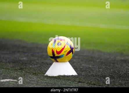 Nike English Premier League 2022/23 Flight Football im Spiel Brighton und Hove Albion gegen Fulham Premier League im American Express Community Stadium in Brighton. Samstag, 18. Februar 2023 Stockfoto