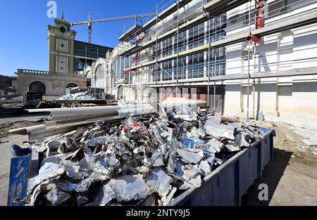 Der Messeveranstalter Vystaviste Praha hält am Dienstag, den 28. Februar 2023, eine Pressekonferenz über den weiteren Wiederaufbau des Prumyslovy palac (Industriepalast) ab, gefolgt von einer Führung durch das Gebäude Vystaviste Praha, Prag 7 - Holesovice, Tschechische Republik. (CTK Photo/Katerina Sulova) Stockfoto