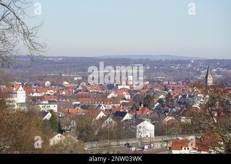 Ein Schloss in Europa namens Sparrenburg in Bielefeld, Luftaufzeichnung Bielefeld Stockfoto