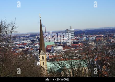 Ein Schloss in Europa namens Sparrenburg in Bielefeld, Luftaufzeichnung Bielefeld Stockfoto