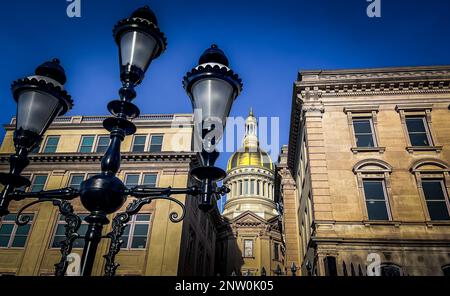 Südblick auf das New Jersey Statehouse und das Kapitolgebäude in Trenton, in dem der Senat und die Versammlung untergebracht sind Stockfoto